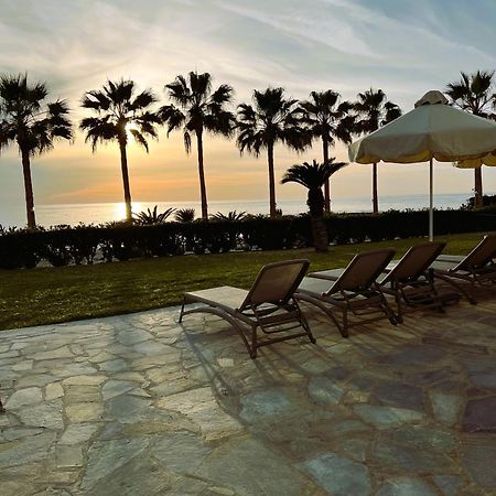 Platzia Beach Villas Пафос Екстер'єр фото