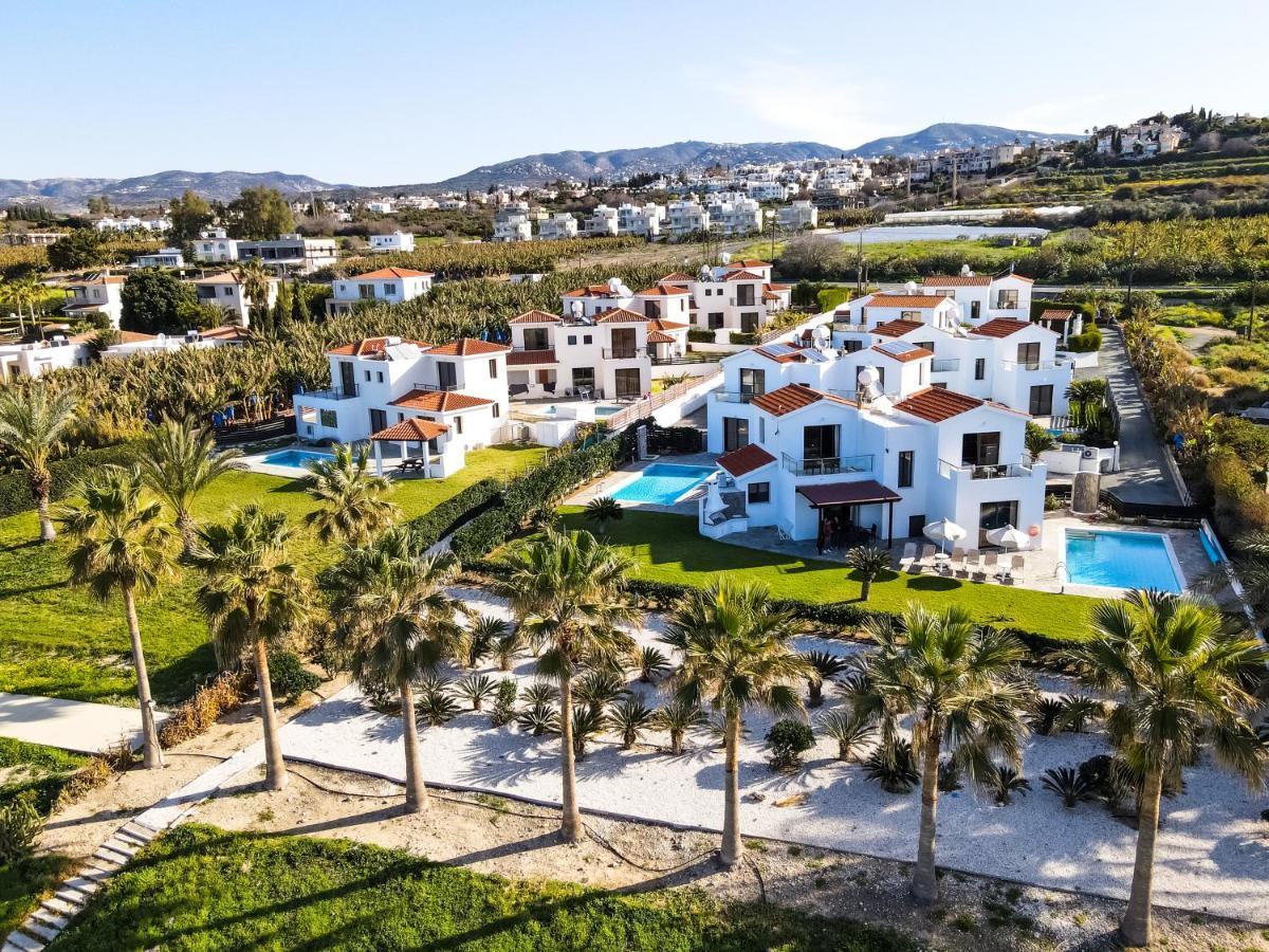 Platzia Beach Villas Пафос Екстер'єр фото