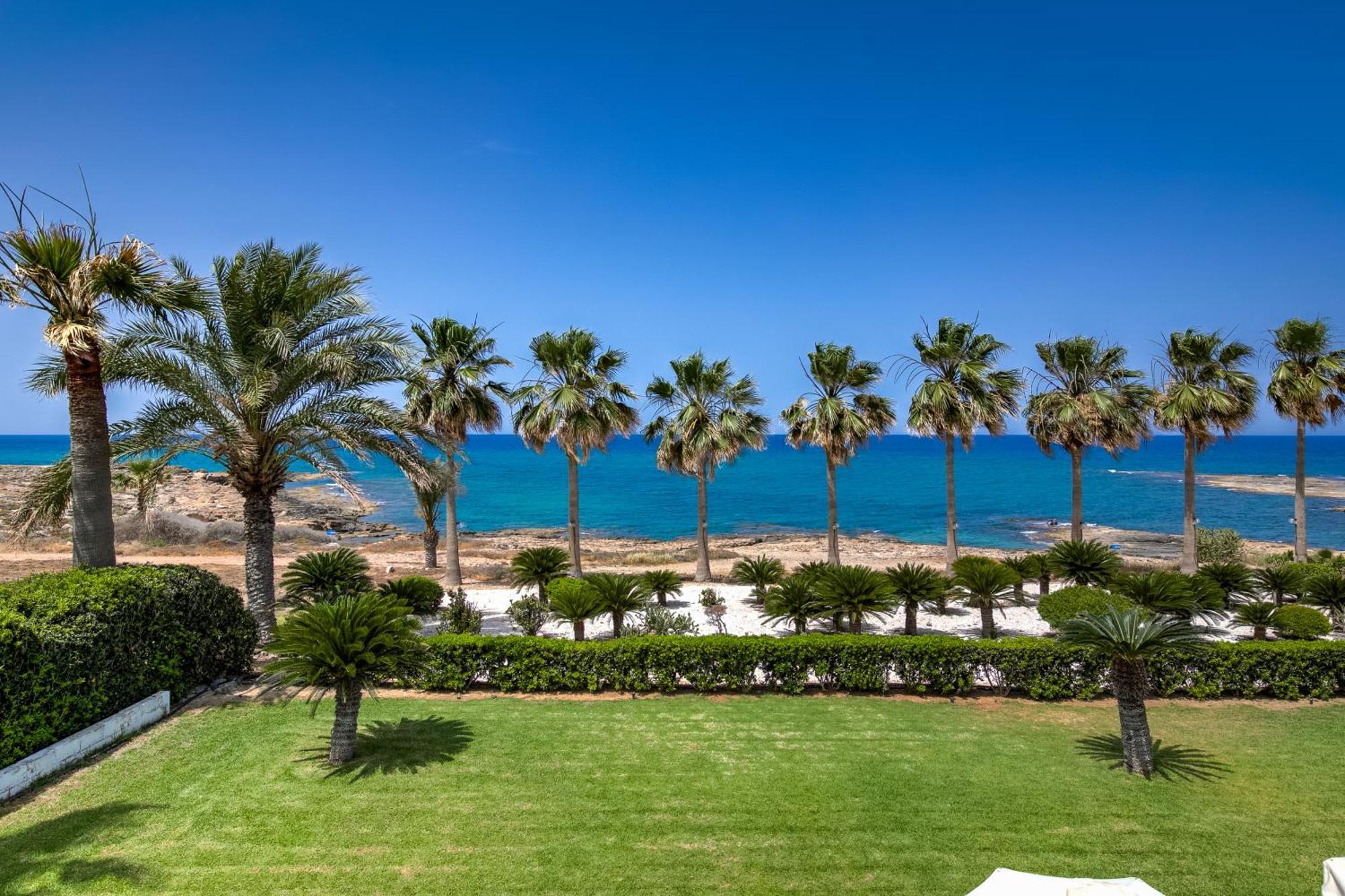 Platzia Beach Villas Пафос Екстер'єр фото
