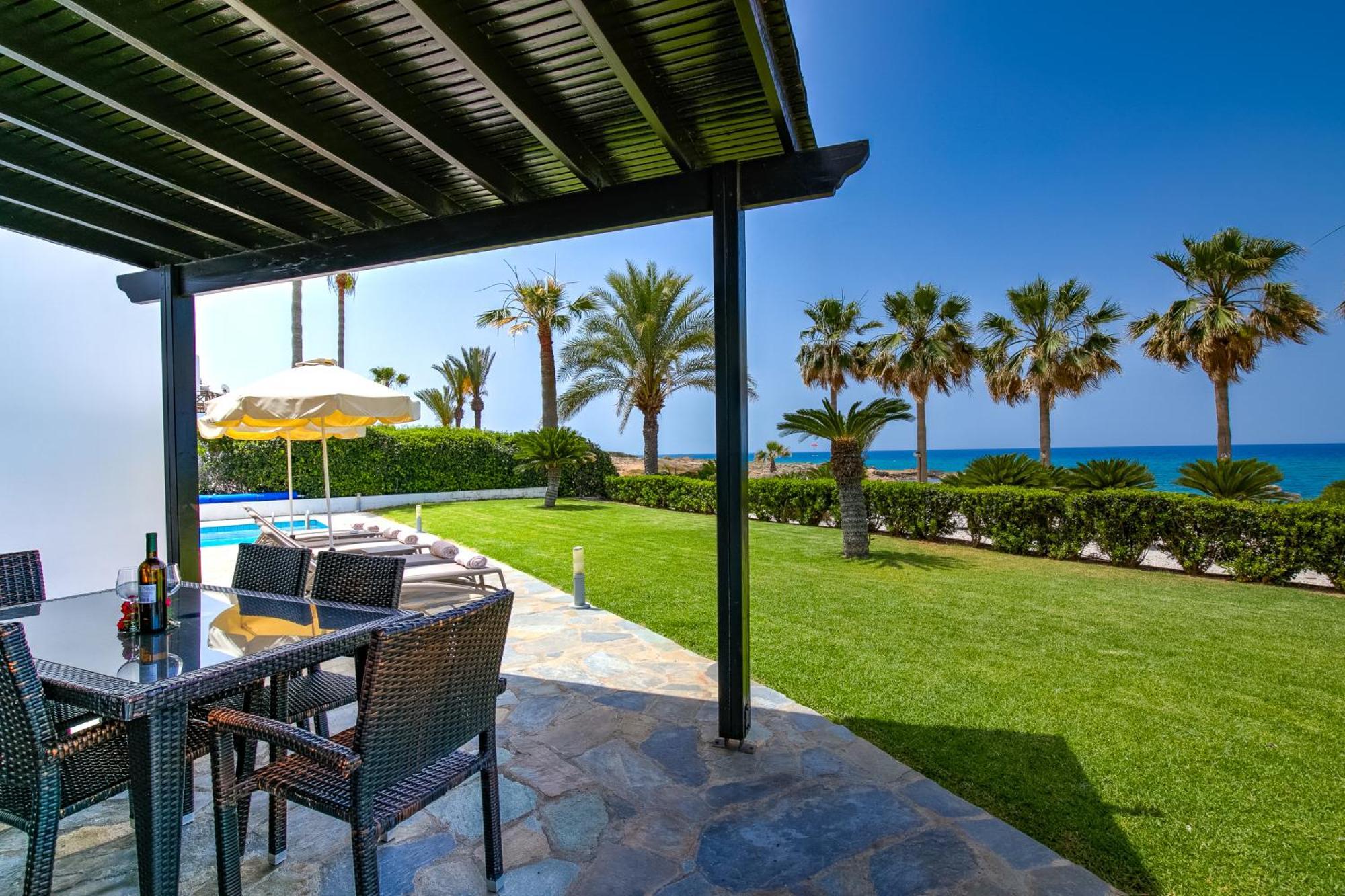 Platzia Beach Villas Пафос Екстер'єр фото