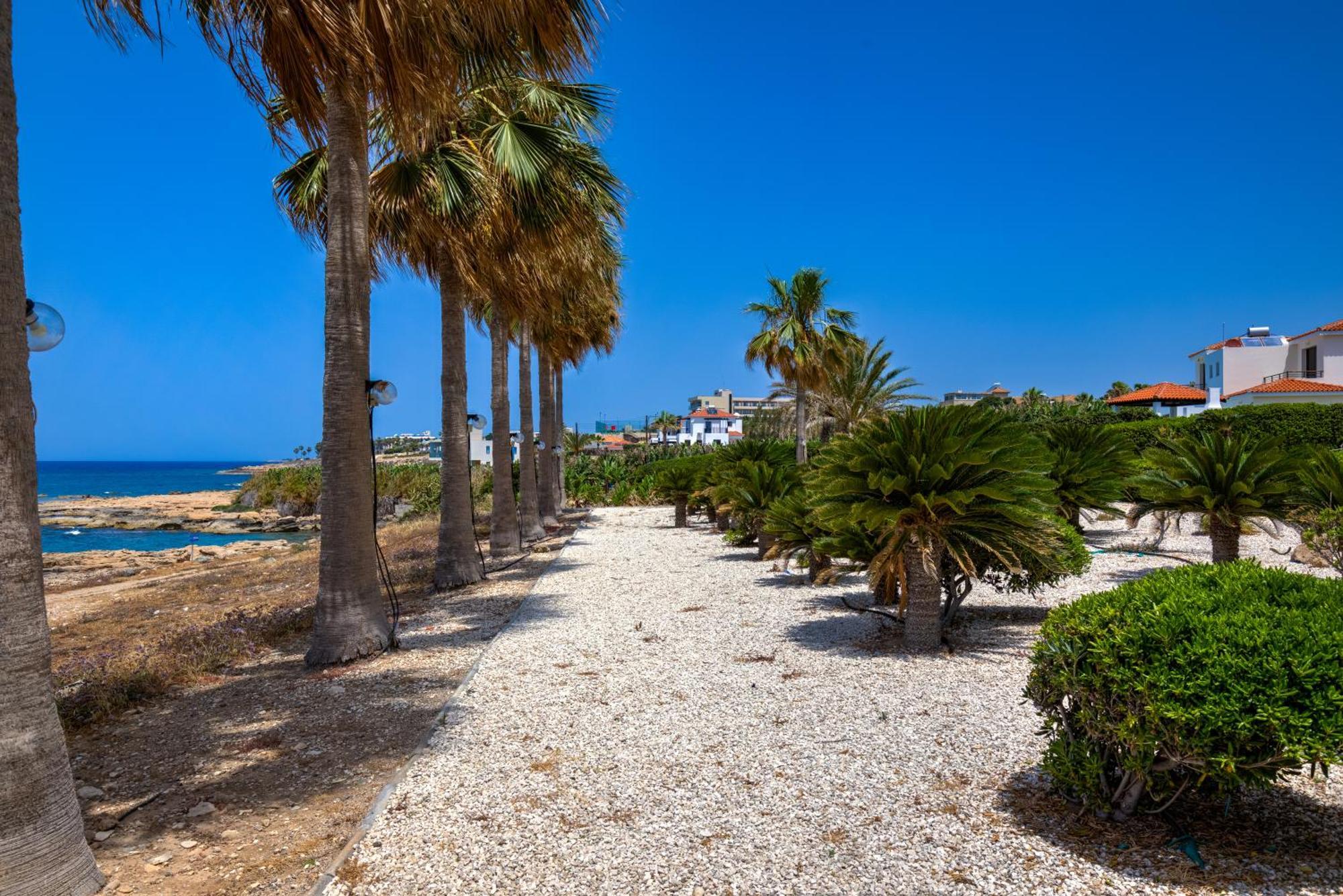 Platzia Beach Villas Пафос Екстер'єр фото