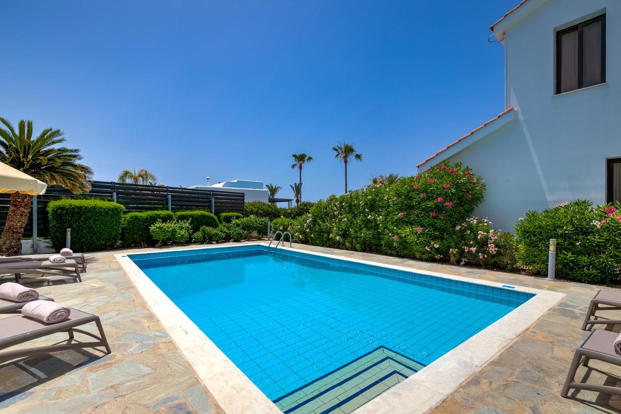 Platzia Beach Villas Пафос Екстер'єр фото