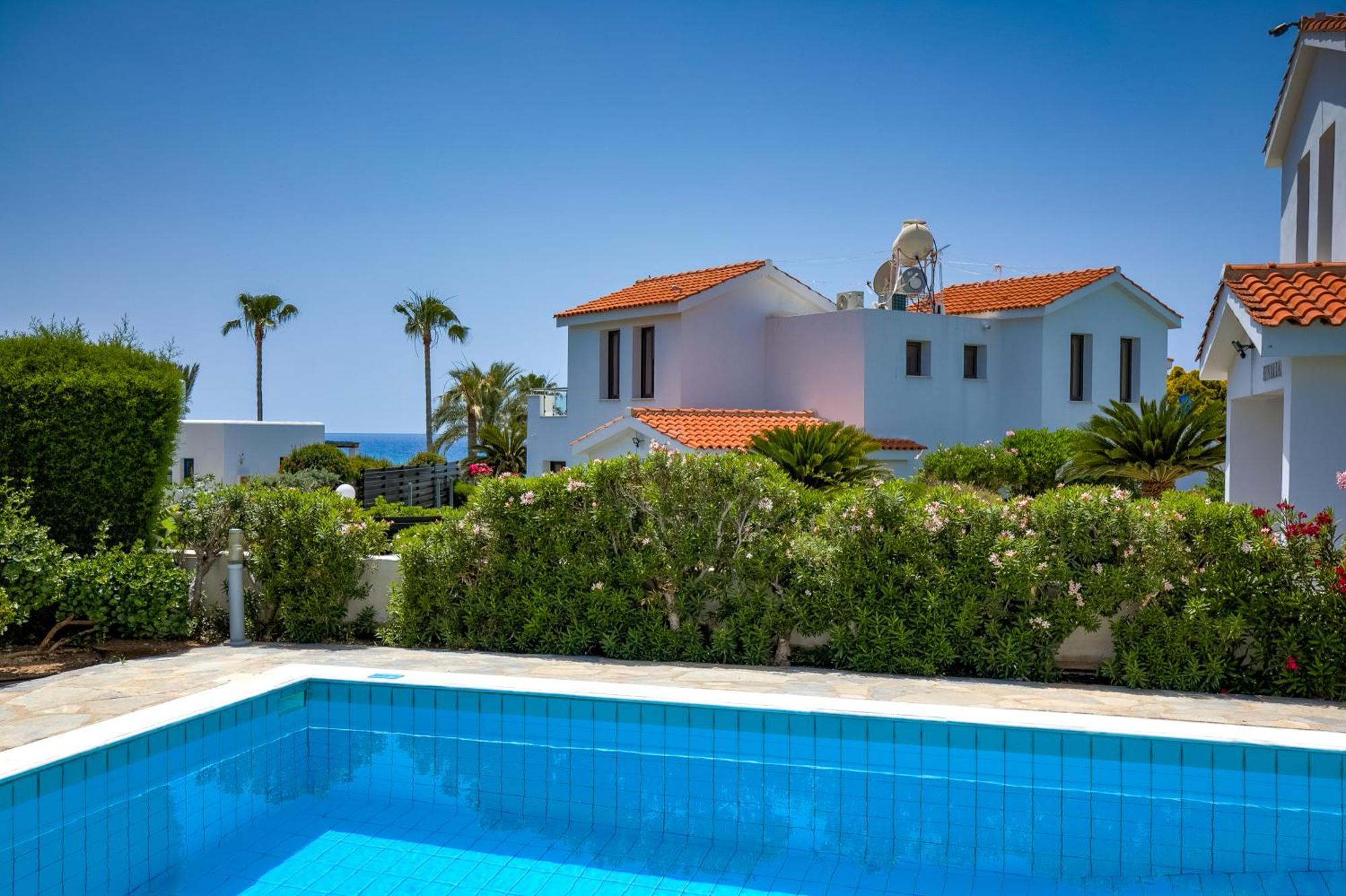 Platzia Beach Villas Пафос Екстер'єр фото