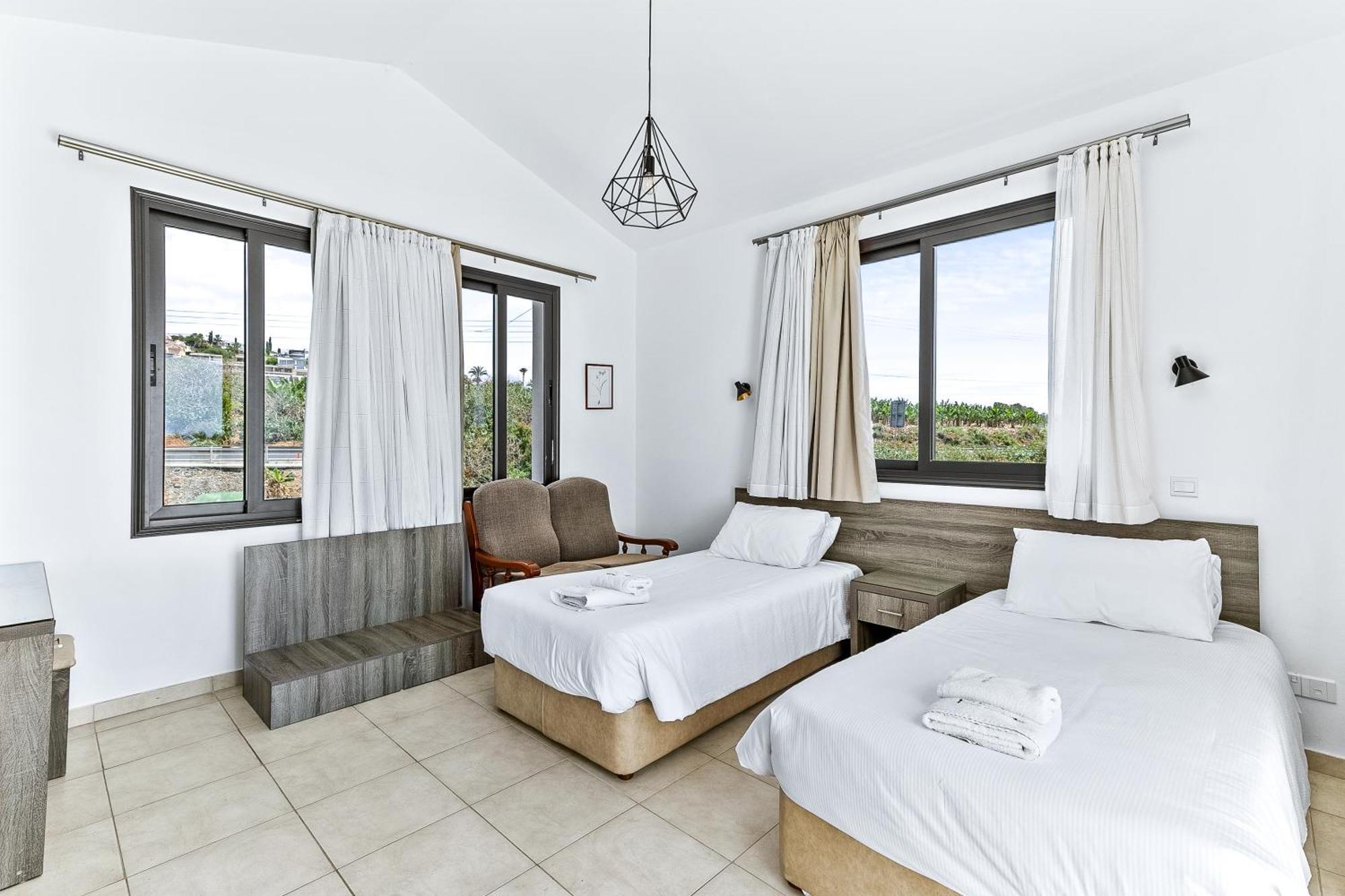 Platzia Beach Villas Пафос Екстер'єр фото