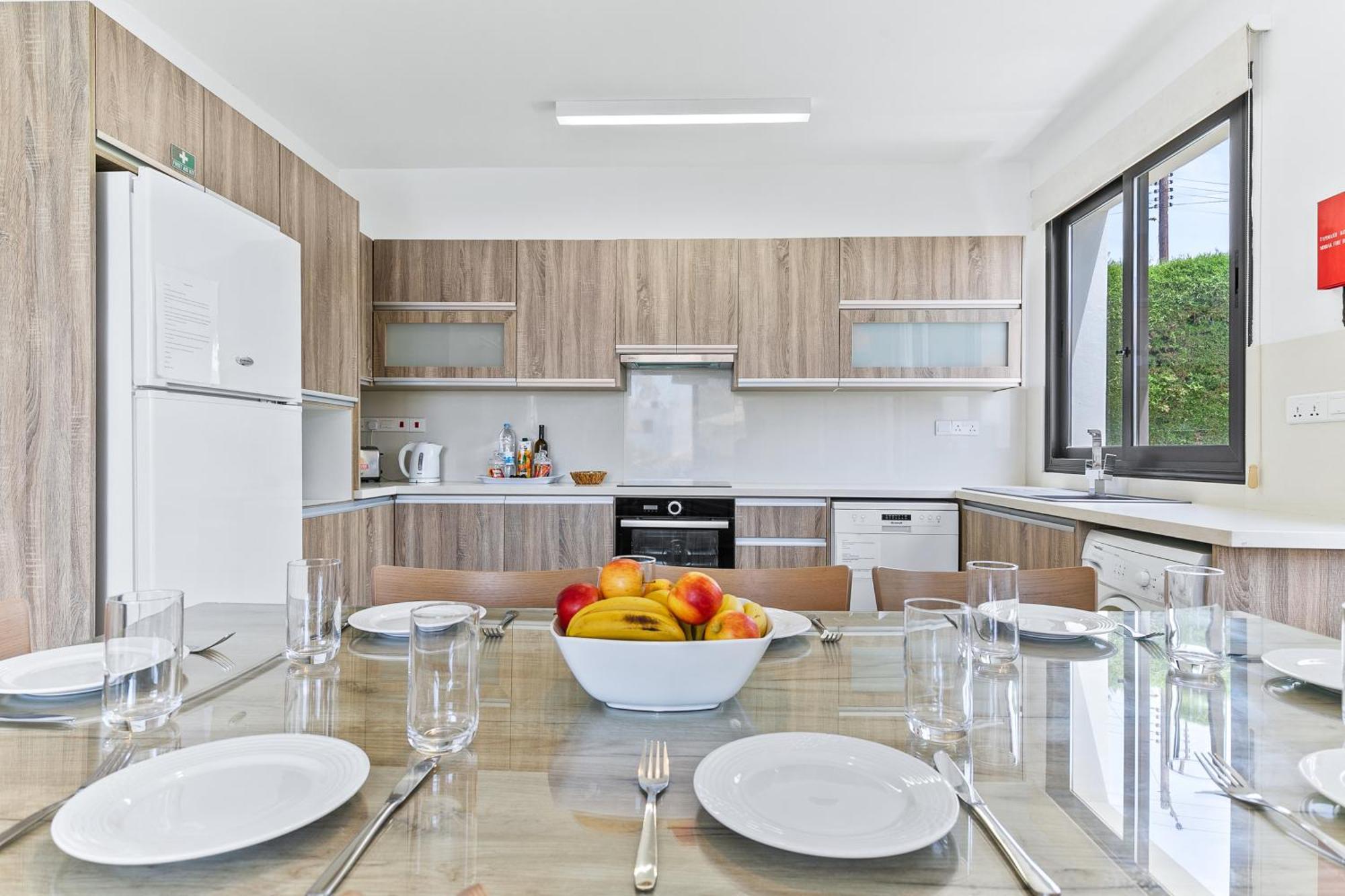 Platzia Beach Villas Пафос Екстер'єр фото