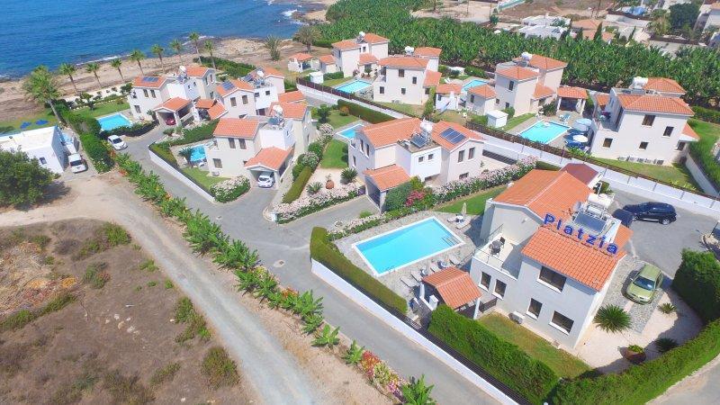 Platzia Beach Villas Пафос Екстер'єр фото