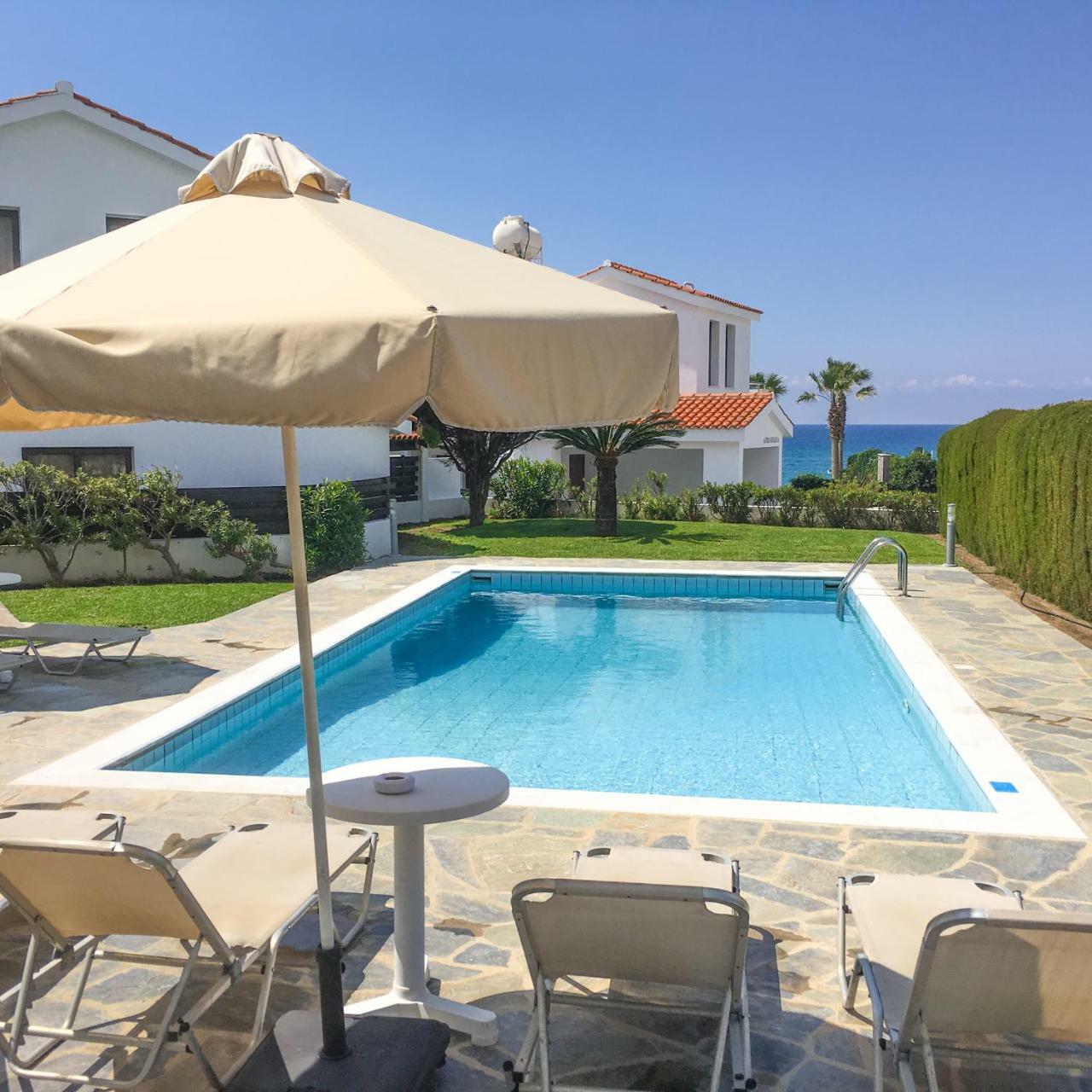 Platzia Beach Villas Пафос Екстер'єр фото